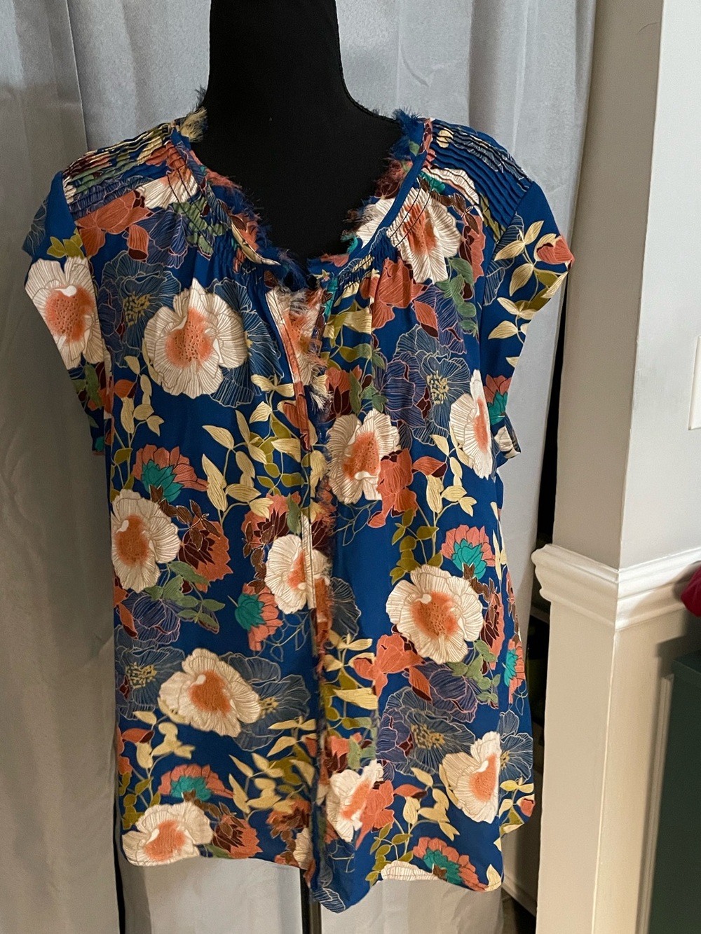 Daniel Rainn- Bernal Split Neck Blouse Blue Floral, Size XL